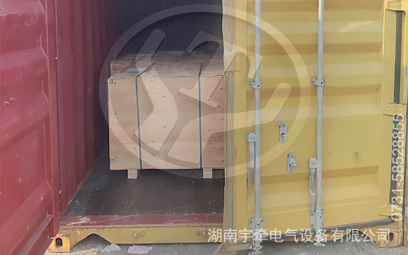 礦用電機(jī)車(chē)配件出口海外4.jpg